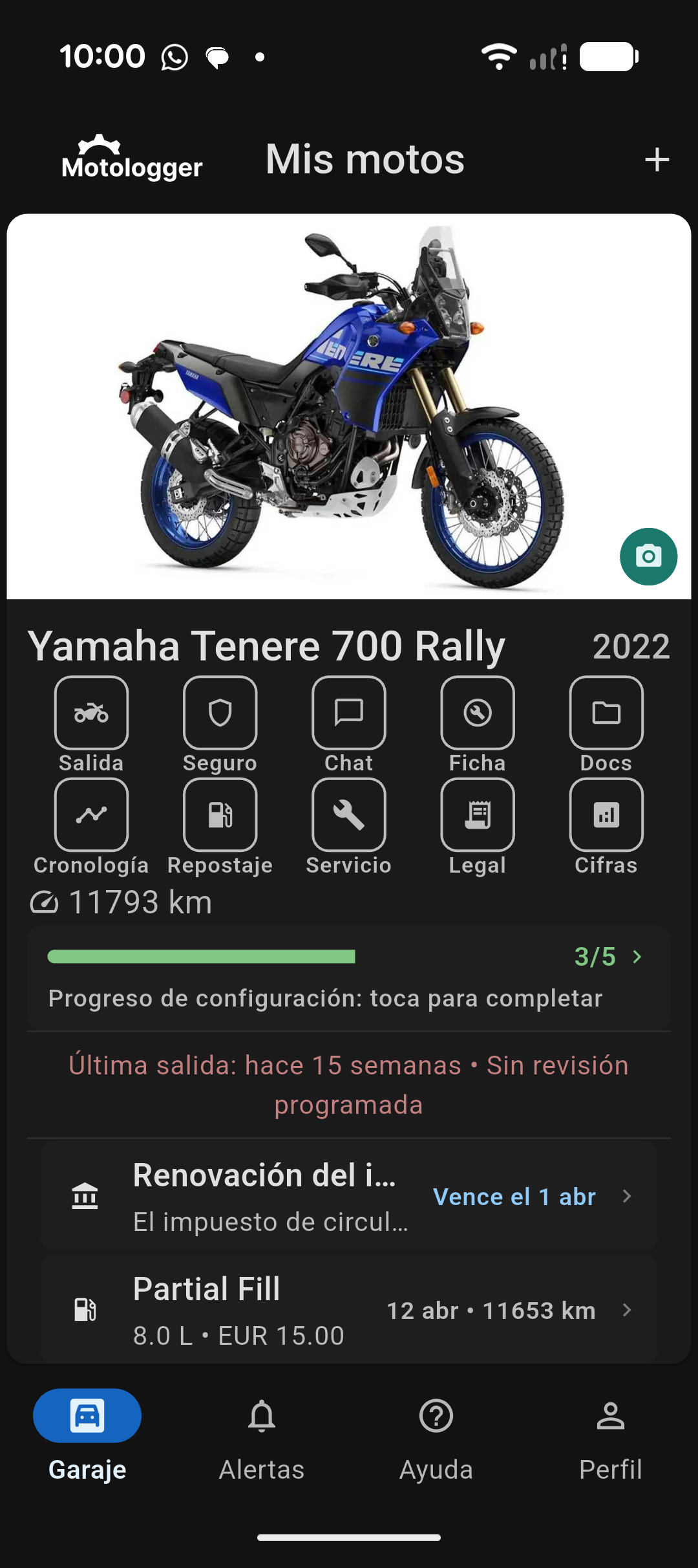 Panel de la moto con avisos de servicio en MotoLogger